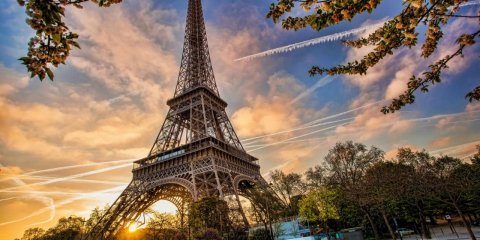 GRUPO BRASILEIRO EM PARIS E LONDRES
