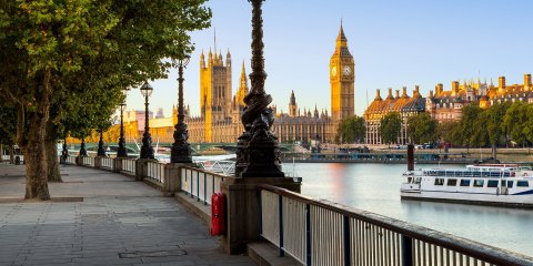 GRUPO BRASILEIRO EM PARIS E LONDRES