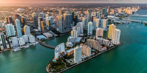 LEVE SUA MÃE PARA CURTIR MIAMI