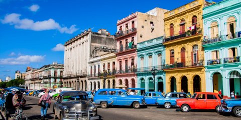 SOLTEIROS EM CUBA